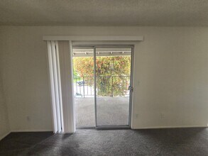 4552 Heil Ave-Unit -4 in Huntington Beach, CA - Building Photo - Building Photo