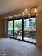 6147 Leesburg Pike in Falls Church, VA - Building Photo - Building Photo