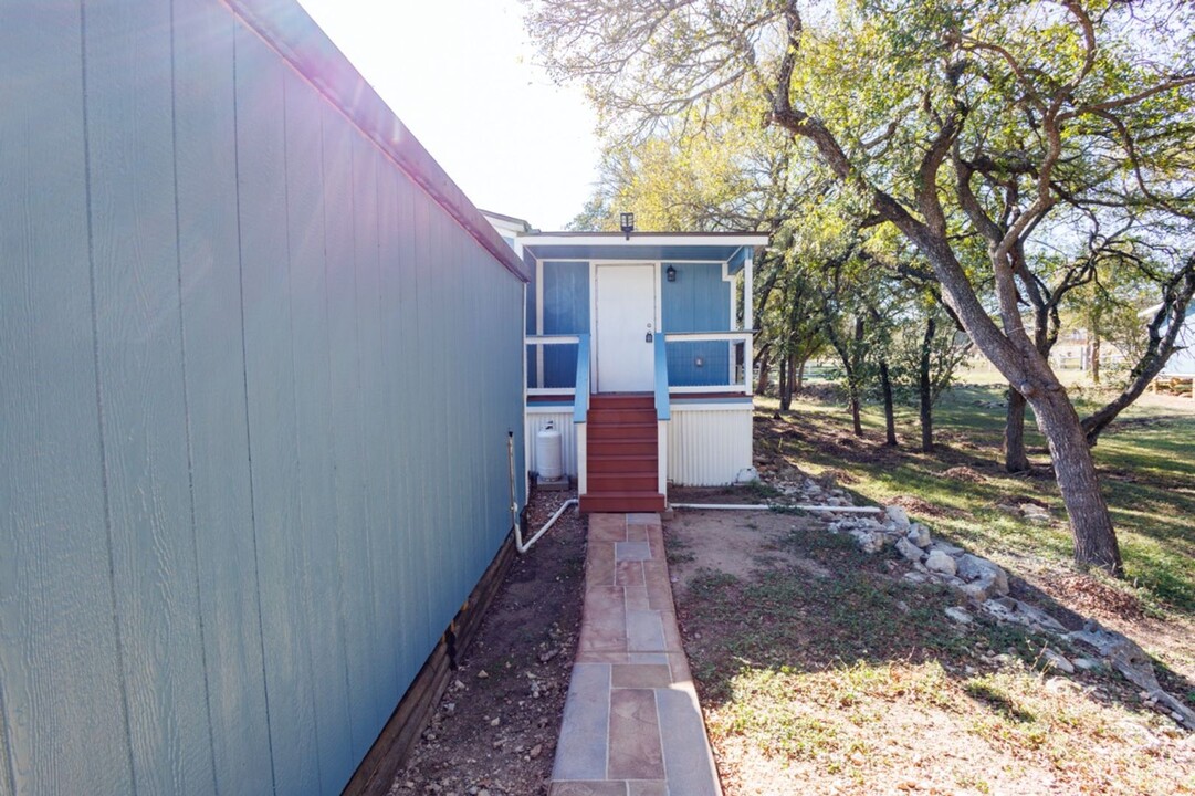 550 Oak Meadows in San Marcos, TX - Building Photo