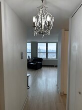 655 W Irving Park Rd, Unit Park Place, Tower in Chicago, IL - Foto de edificio - Building Photo