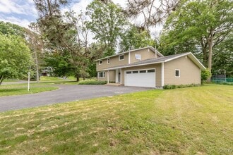 117 Treeland Cir in Syracuse, NY - Building Photo - Building Photo