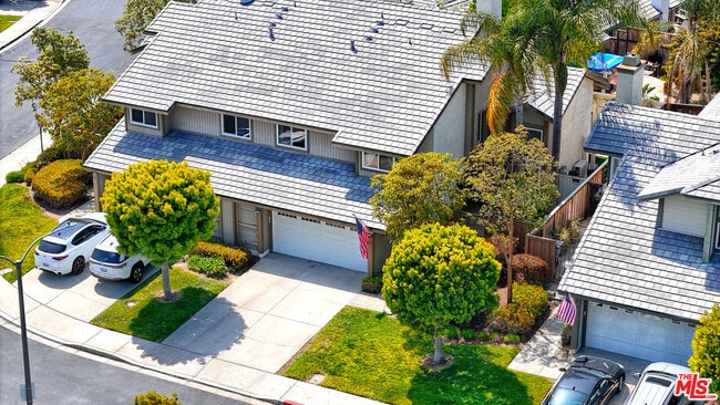 property at 52 Carriage Hill Ln