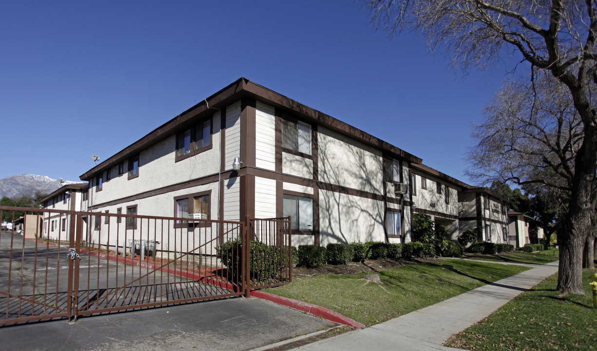 Teknex Apartments in Upland, CA - Building Photo