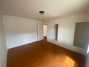 12737 Venice Blvd., Unit 12737 in Los Angeles, CA - Foto de edificio - Building Photo