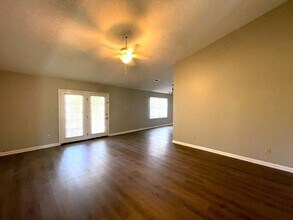 8708 Shoreham Blvd in Knoxville, TN - Building Photo - Building Photo