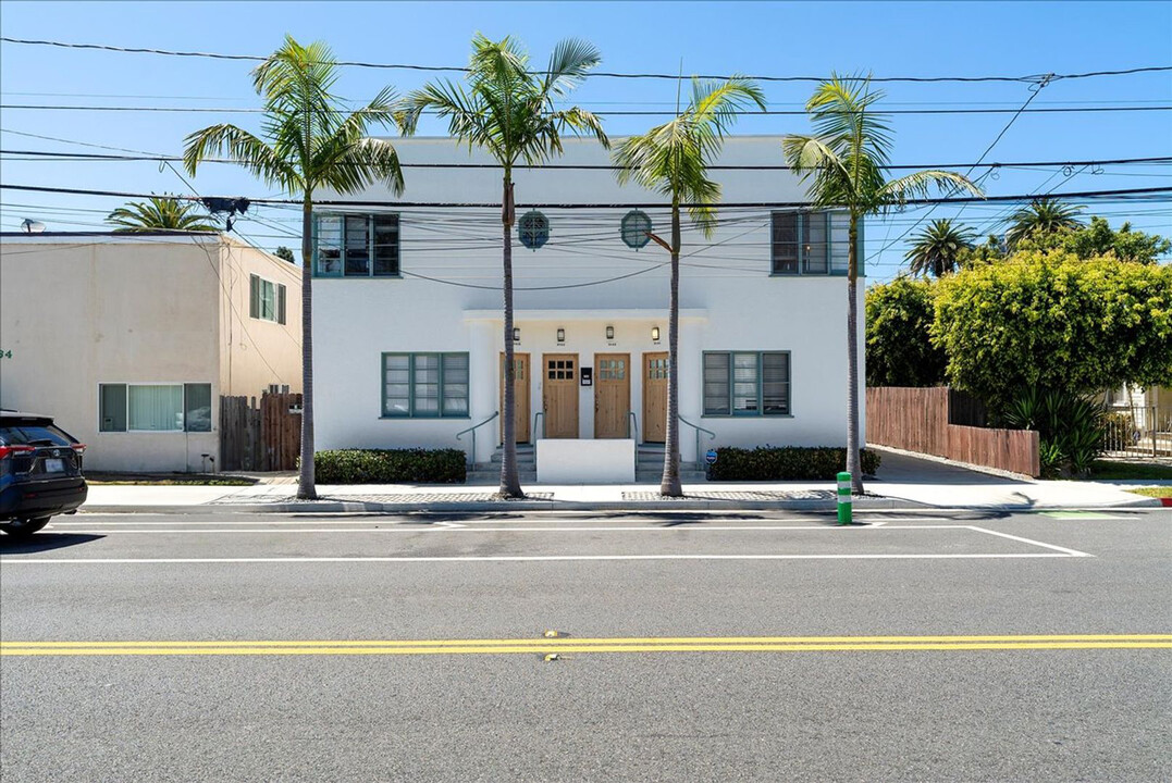 3056 E Broadway in Long Beach, CA - Building Photo