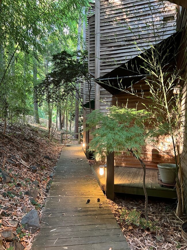 130 E Longview St in Chapel Hill, NC - Building Photo - Building Photo