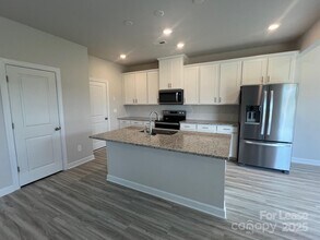 1431 31st St NE in Conover, NC - Foto de edificio - Building Photo