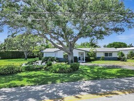 2761 NE 12th St in Pompano Beach, FL - Building Photo