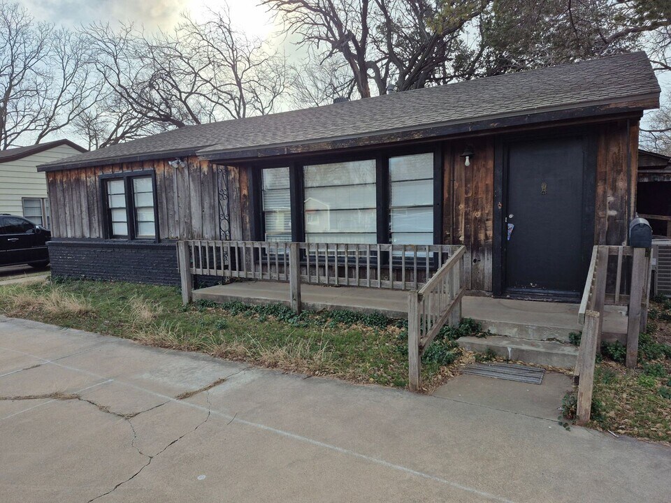 3517 30th St in Lubbock, TX - Building Photo