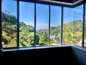 6396 Weidlake Dr in Los Angeles, CA - Building Photo - Building Photo