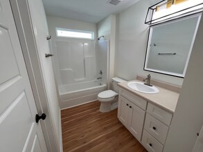 4616 Crossing Ct-Unit -201 in Pace, FL - Foto de edificio - Building Photo