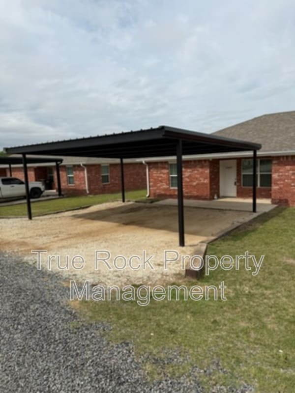 13802 County Rd 1554 in Ada, OK - Foto de edificio - Building Photo
