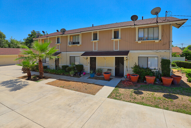 890 S Hamilton Blvd in Pomona, CA - Building Photo - Building Photo