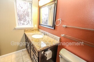 20901 Cypress Way in Lynnwood, WA - Building Photo - Building Photo