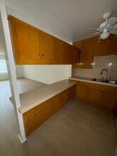 415 E Cedar Ave in Burbank, CA - Building Photo - Building Photo