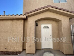 404 Anna Cir in Bullhead City, AZ - Building Photo - Building Photo