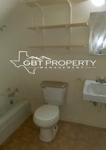 113 S Reagan St in Hamilton, TX - Building Photo - Interior Photo