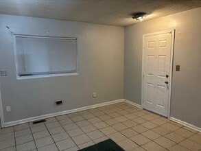 5402 Riata Dr in Louisville, KY - Building Photo - Building Photo