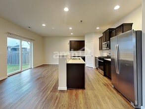 18946 Lipoma Ave E in Puyallup, WA - Building Photo - Building Photo