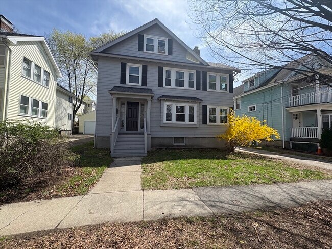 11 Channing Rd in Watertown, MA - Building Photo - Building Photo