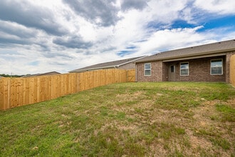 Mason Valley Townhomes in Bentonville, AR - Foto de edificio - Building Photo
