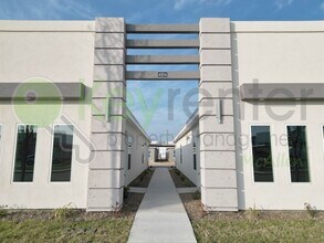 4104 Walnut Ave in McAllen, TX - Building Photo - Building Photo
