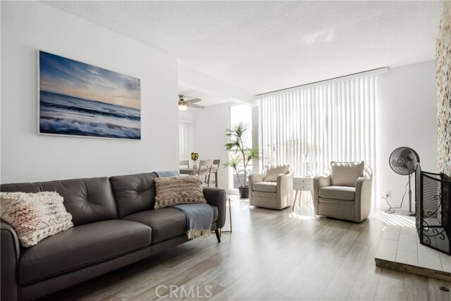 2728 Hermosa Ave in Hermosa Beach, CA - Foto de edificio