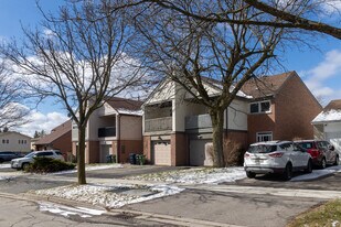 22-32 Roughfield Cres in Toronto, ON - Building Photo