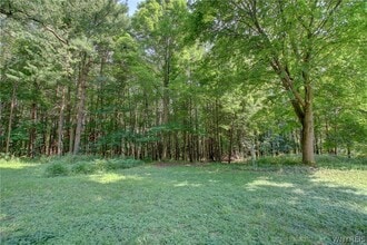 5880 Draudt Rd in Orchard Park, NY - Building Photo - Building Photo