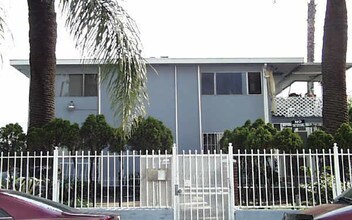 1422 N Serrano Ave in Los Angeles, CA - Building Photo - Building Photo