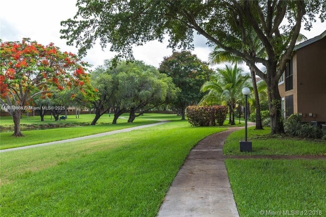 10691 SW 155th Pl in Miami, FL - Building Photo - Building Photo
