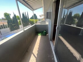 6050 Whitsett Ave in North Hollywood, CA - Building Photo - Building Photo