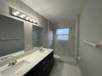 3933 NW 88th Ter in Coral Springs, FL - Building Photo - Building Photo