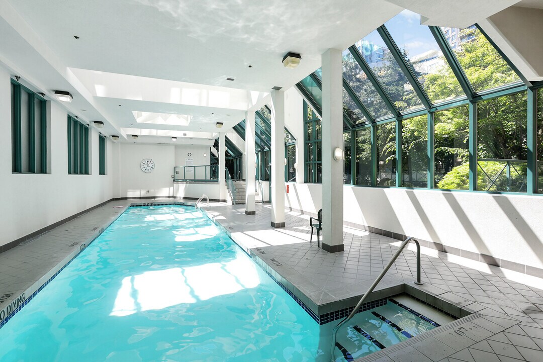 929 Homer St in Vancouver, BC - Building Photo