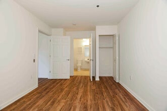 Warren Place Senior Apartments 62+ in Cockeysville, MD - Building Photo - Building Photo