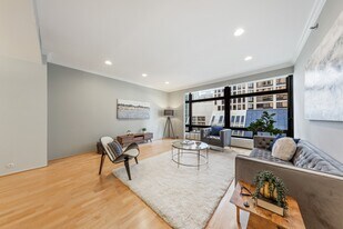 680 N Lake Shore Dr, Unit 1011 in Chicago, IL - Building Photo