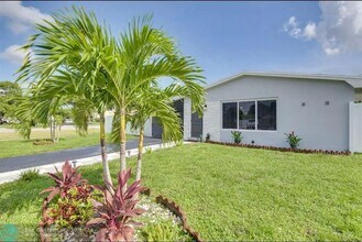 6599 Roosevelt St in Hollywood, FL - Building Photo - Building Photo