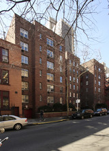 302 E 88th St in New York, NY - Building Photo - Building Photo