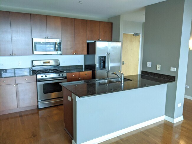 900 Chicago Ave in Evanston, IL - Building Photo - Building Photo