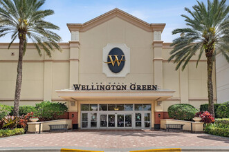 2330 Wellington Green Dr in Wellington, FL - Building Photo - Building Photo