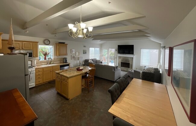 238 Avenida Montalvo, Unit A in San Clemente, CA - Building Photo - Building Photo