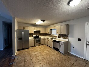 1272 Baxter St in Hinesville, GA - Building Photo - Building Photo