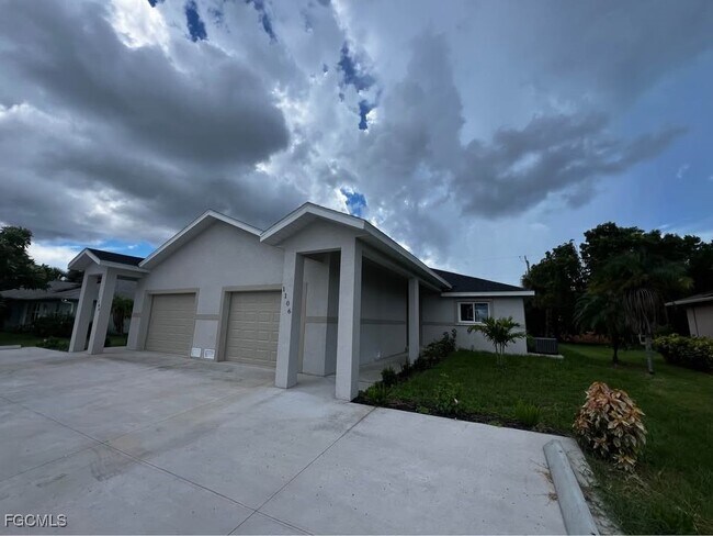 1106 Cape Coral Pkwy W in Cape Coral, FL - Building Photo - Building Photo