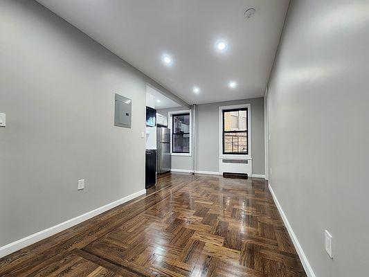 property at 2180 Bronx Pk E