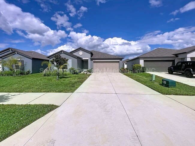 10344 Alder Green Dr in Riverview, FL - Building Photo - Building Photo