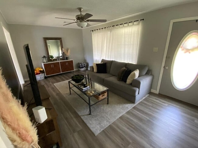 416 Bayou Oaks Dr in Monroe, LA - Foto de edificio - Building Photo