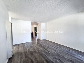 6673 Hammond Ave C in Long Beach, CA - Building Photo - Building Photo