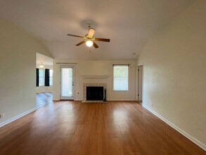 205 Juniper Dr in Georgetown, TX - Building Photo - Building Photo