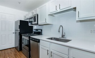 La Estrella Vista in Phoenix, AZ - Building Photo